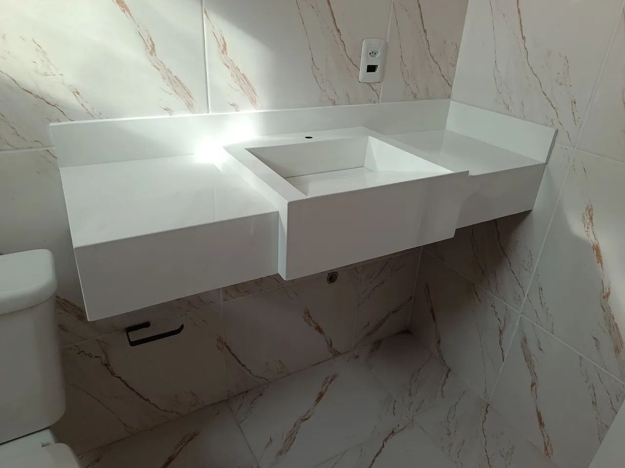 Pia com cuba de sobrepor para banheiro em porcelanato - Utensílios Para ...