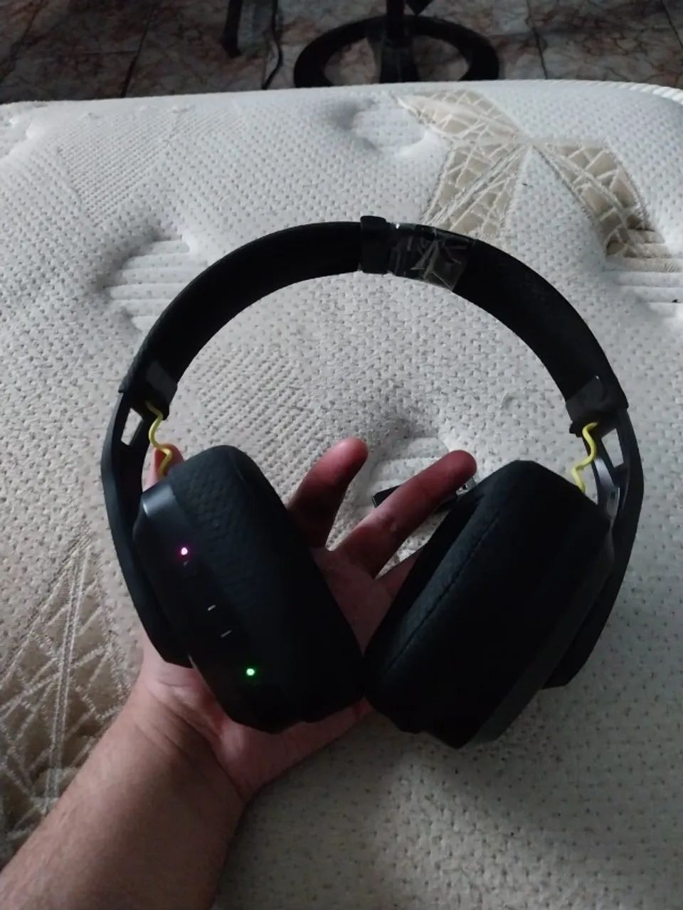 Headset Sem Fio Binune BW06 - Com Detalhe