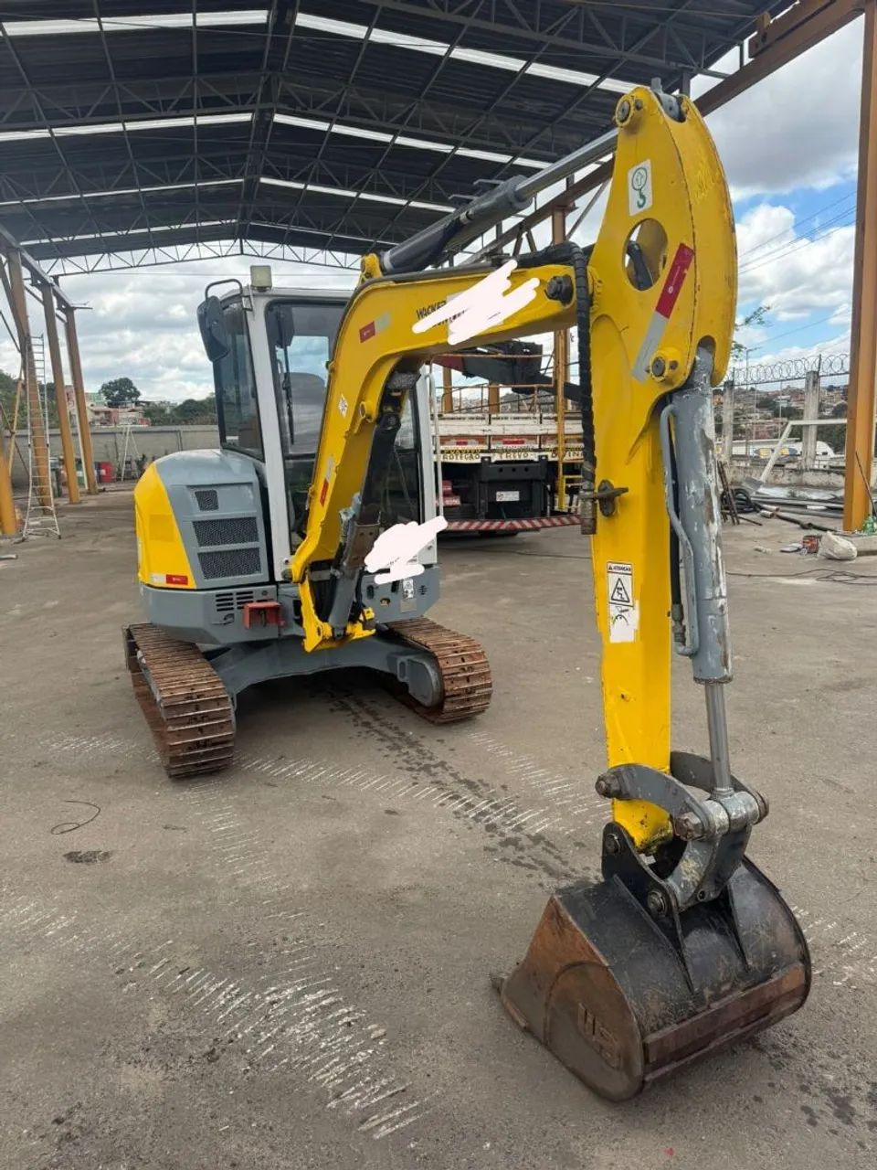 MINI ESCAVADEIRA EZ36 ANO 2016