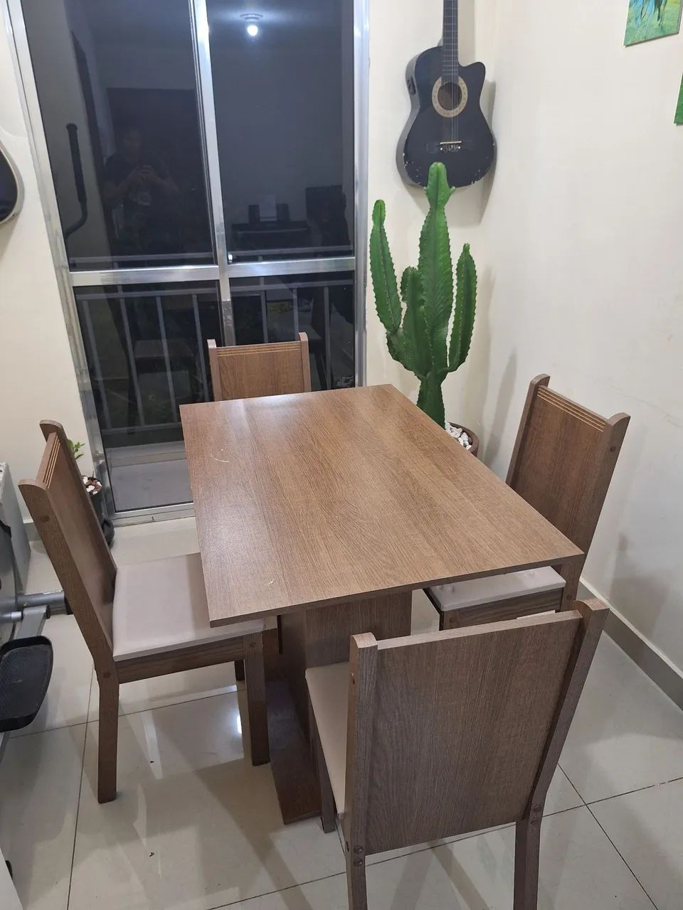 Mesa de Jantar com 4 Cadeiras - Foto 4