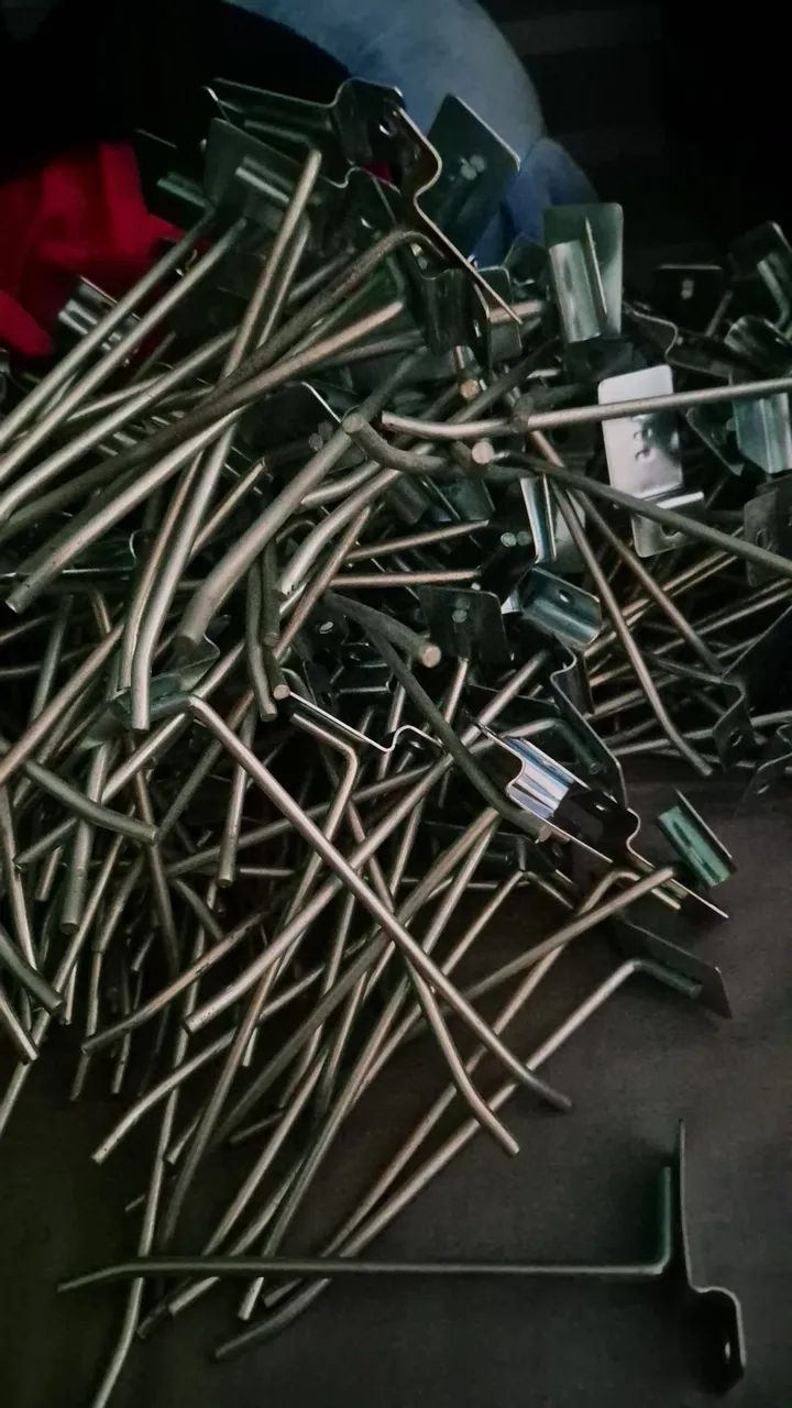 170 Ganchos para painel 15cm