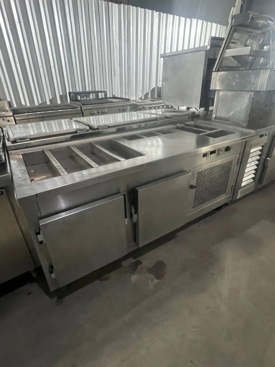 Balcão Refrigerado para Restaurante/Comércio com pista quente e fria 