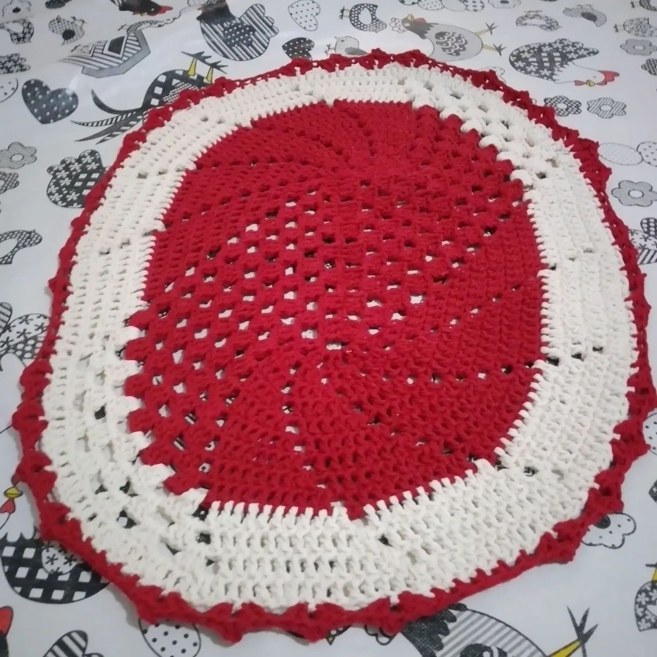 Sousplat de crochê azul e branco e tapetes  - Foto 2