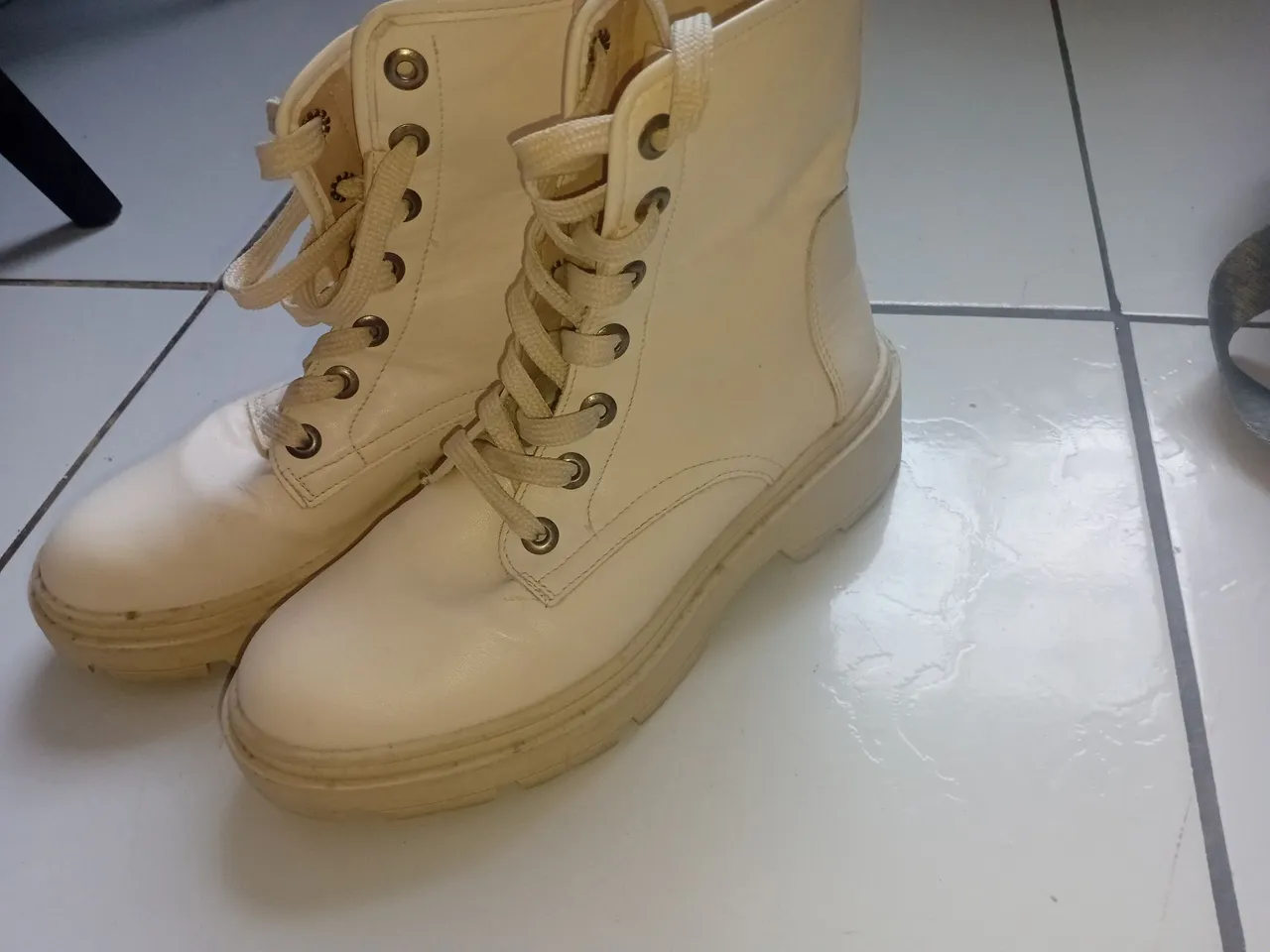 Botas coturno bege