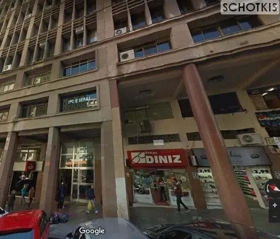 IMOBILIÁRIA SCHOTKIS ALUGA SALA COMERCIAL, 1º ANDAR, LATERAL, COM 03 ELEVADORES, DIVIDIDA