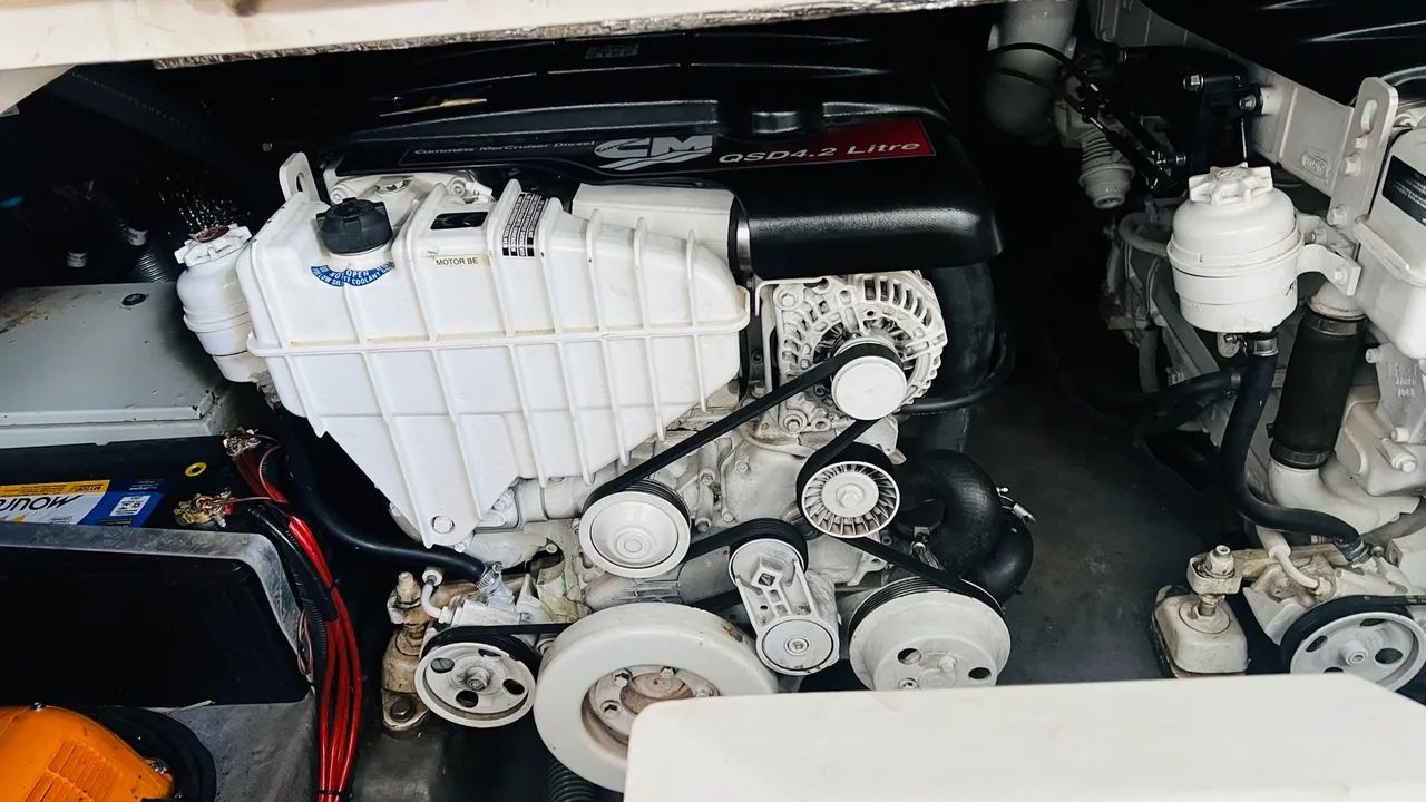 2  Motores Mercury Diesel QDS4 4.2 82h Branco Parella - Foto 12