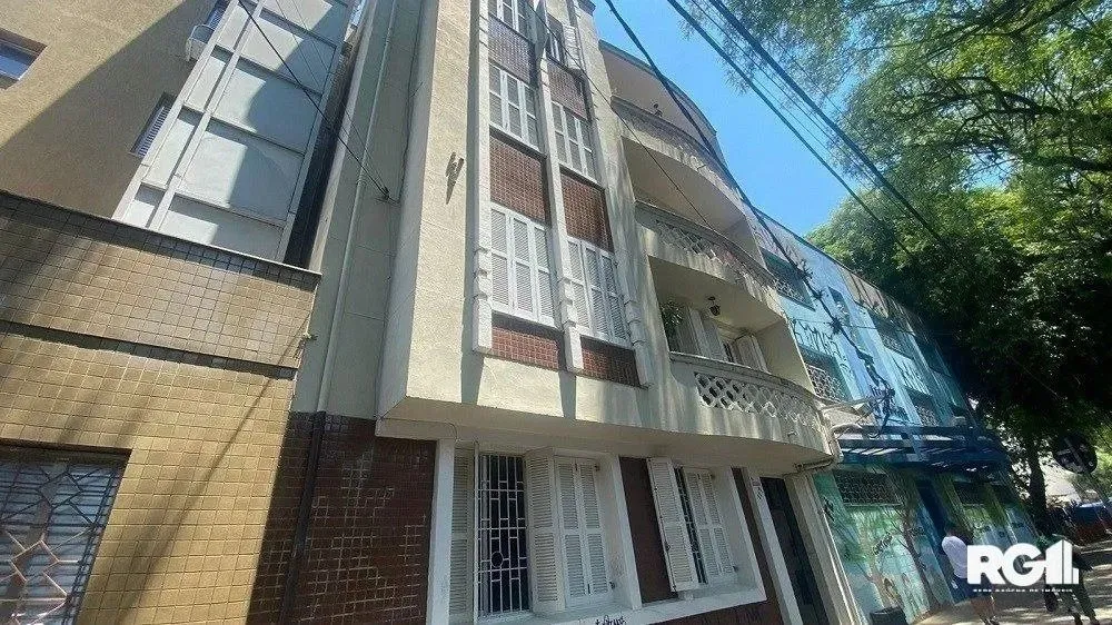 APARTAMENTO 3 DORMITÓRIOS - SUÍTE 2 WC COM PATIO PRIVATIVOÓtimo apartamento para venda na
