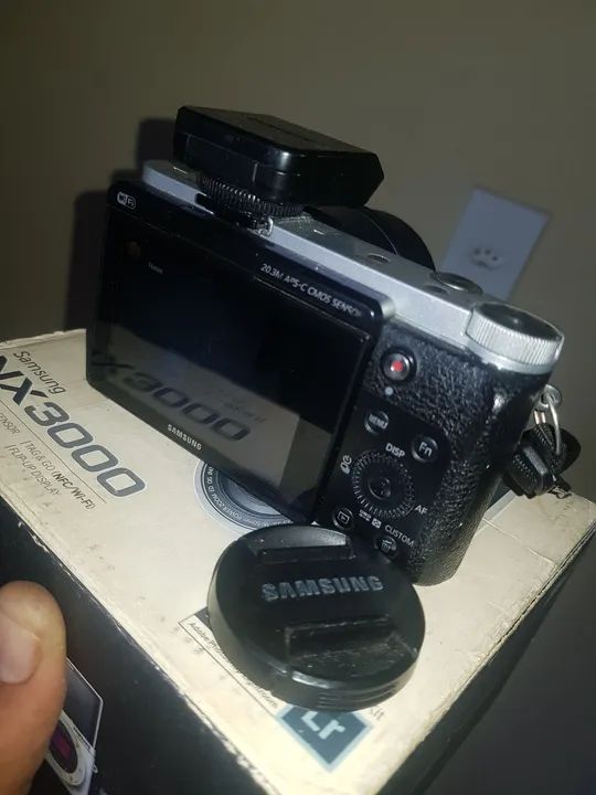 Camera Samsung NX3000<br>20.3mp/ wi-fi <br>Vai na caixa<br> - Foto 5