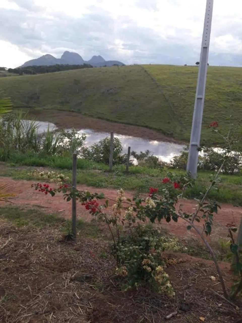 Terreno à venda, 870 m² por R$ 150.000,00 - Quilombo - Cantagalo/RJ