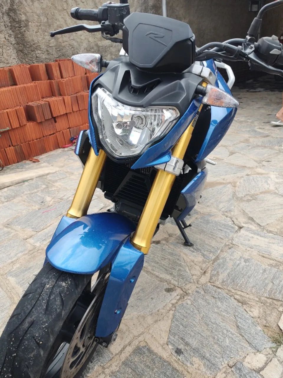 BMW 310R - Foto 5