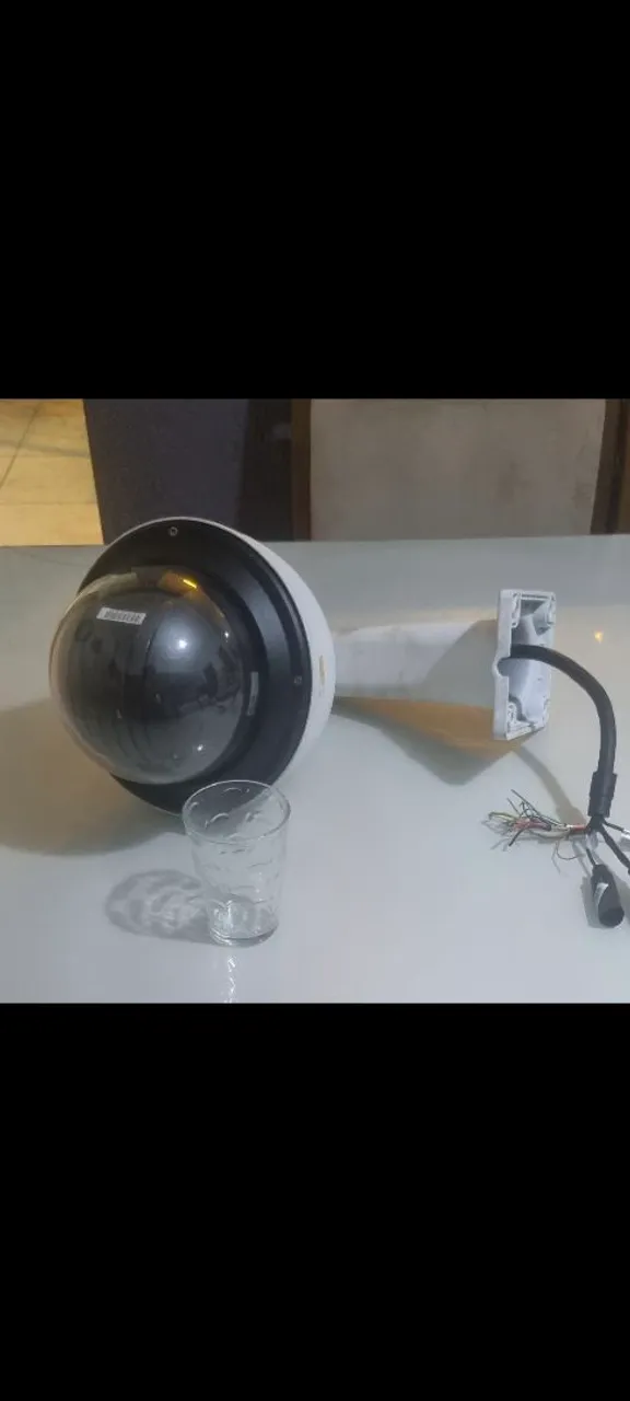 Câmera de Segurança speed Dome com Suporte