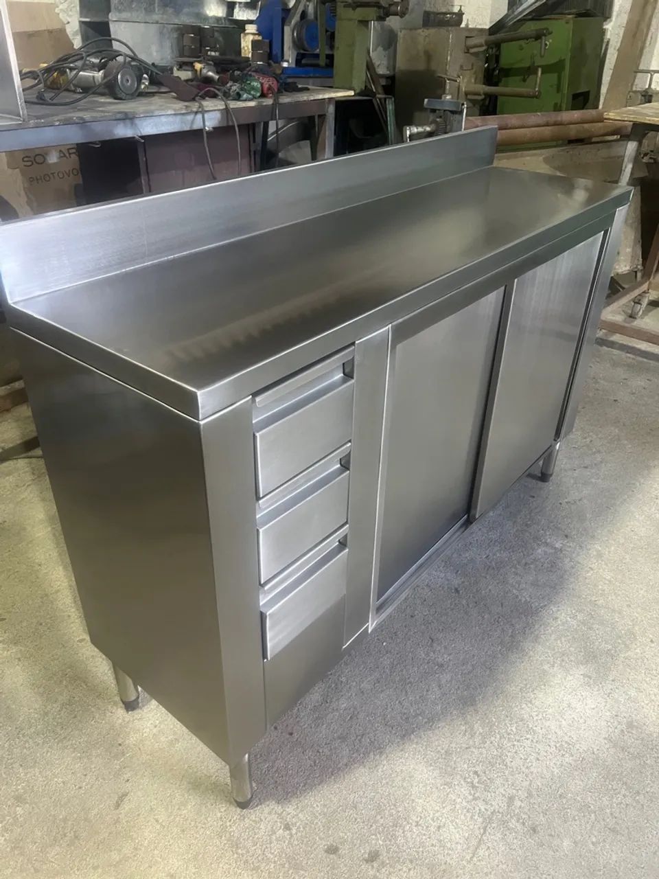 Mesas e Armários em Aço Inox