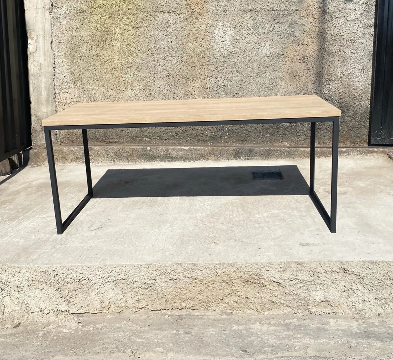 Mesa de escritório com design moderno tampo com 30mm de espessura  - Foto 3