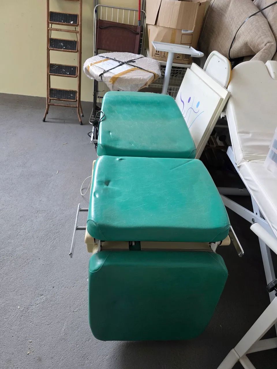 Mesa/Cadeira de Exame Médico - Uso Clínico - Foto 3