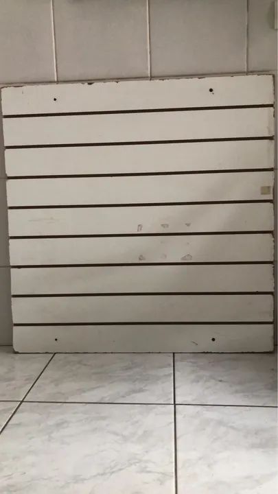 Painel canelatado 0,90x0,90 com ganchos