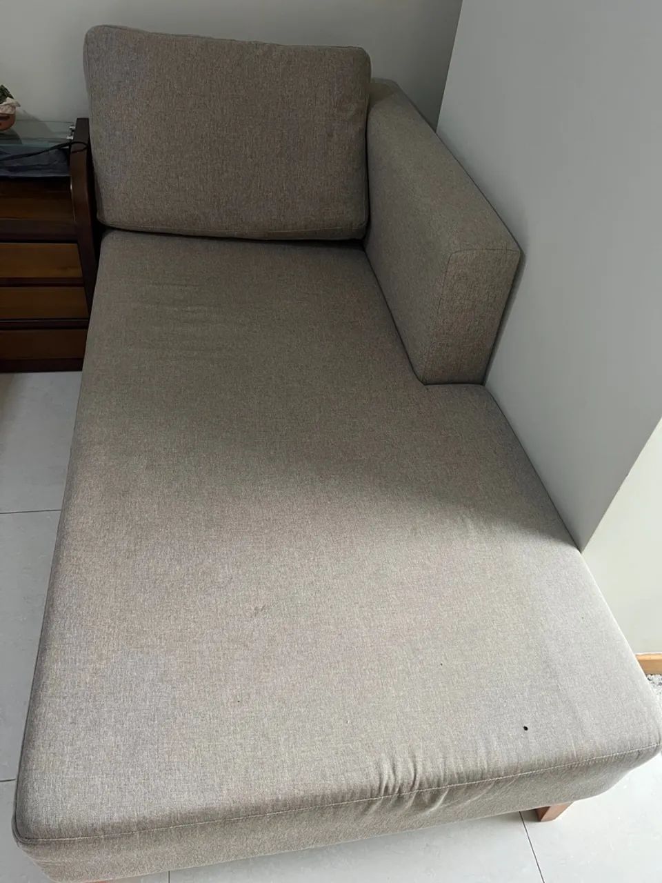 Sofá de Canto, Chaise, em bom estado! Dois pequenos defeitos conforme aparece nas fotos. - Foto 5