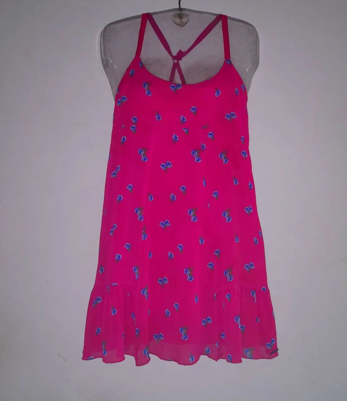 Vestido floral rosa com babado