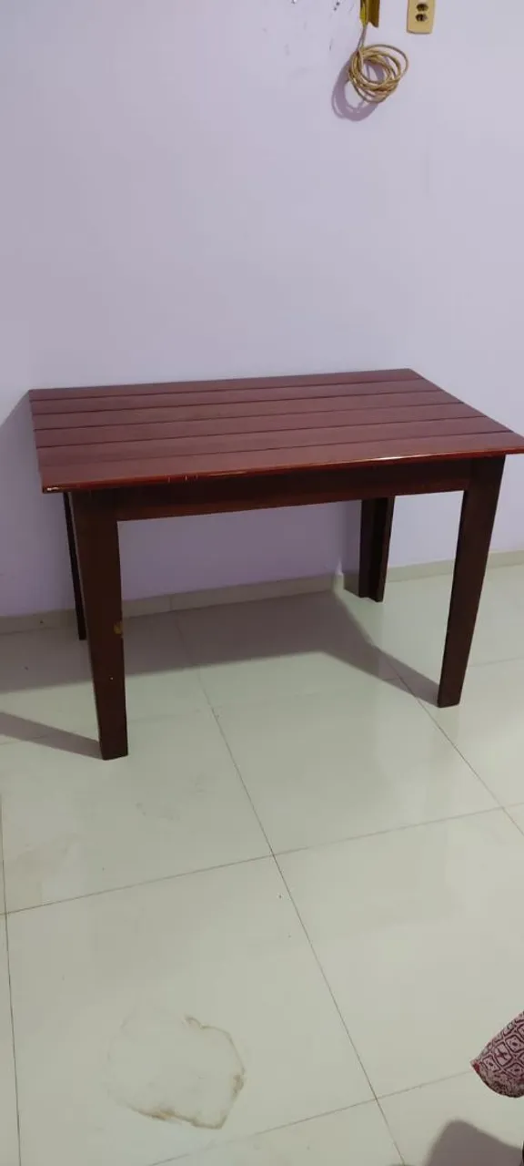 Mesa e 4 cadeiras