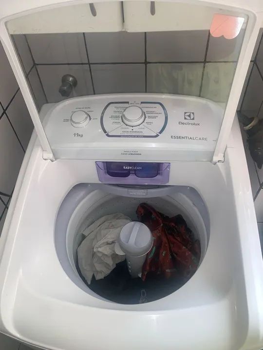 Máquina de Lavar Roupa Electrolux 11kg Essential Care