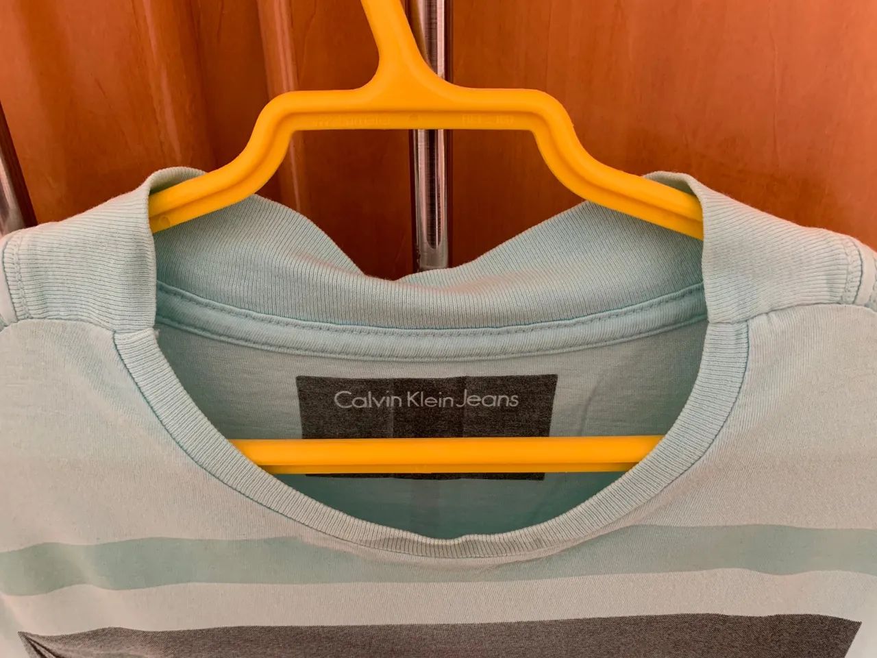Camiseta calvin Klein verde água  - Foto 3