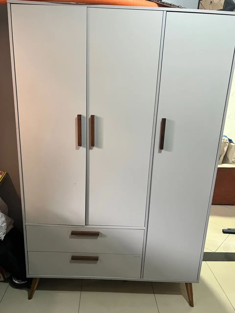  Guarda-Roupa e Cômoda Modernos - Foto 2