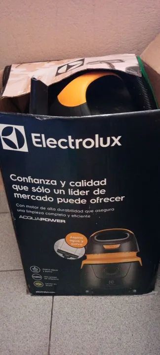 Aspirador de Pó e água Electrolux ACQUAPOWER