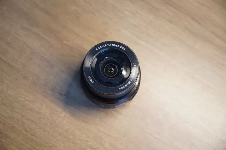 Sony A6400 - Câmera Profissional 4K + Lente 16-50mm + Case Smallrig + Bateria Extra - Foto 3