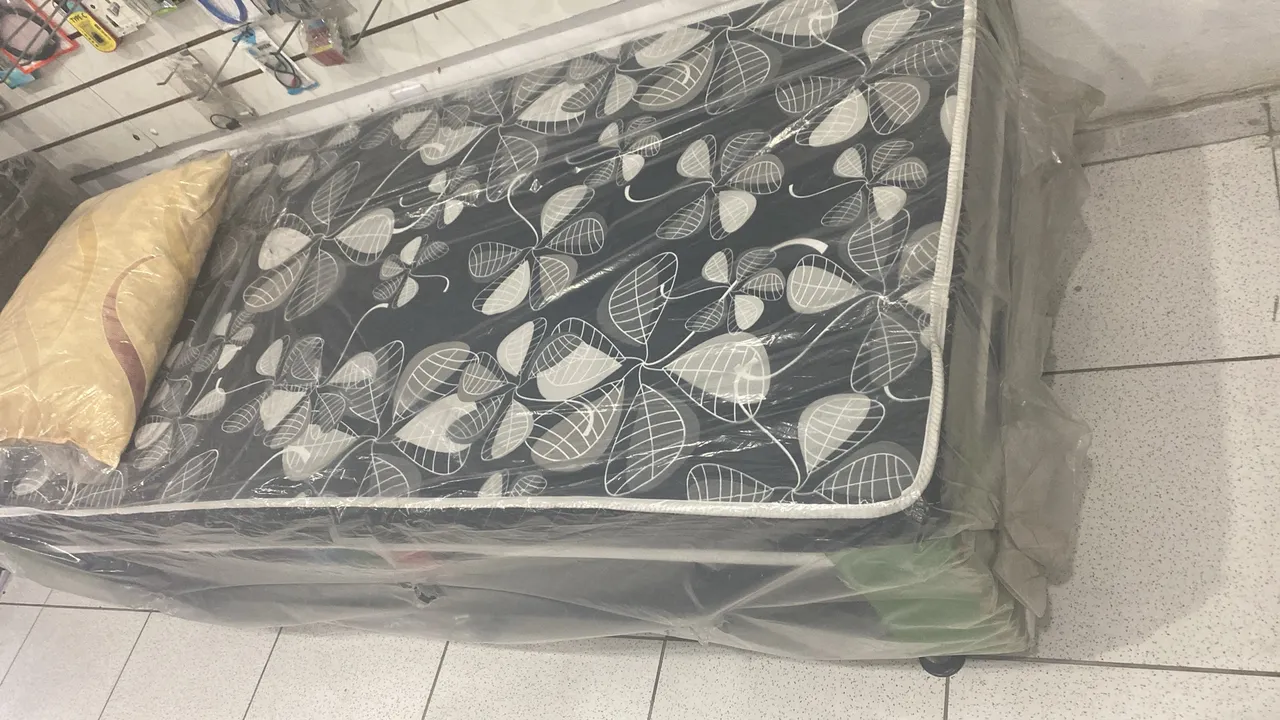 Cama Solteiro Nova de Qualidade