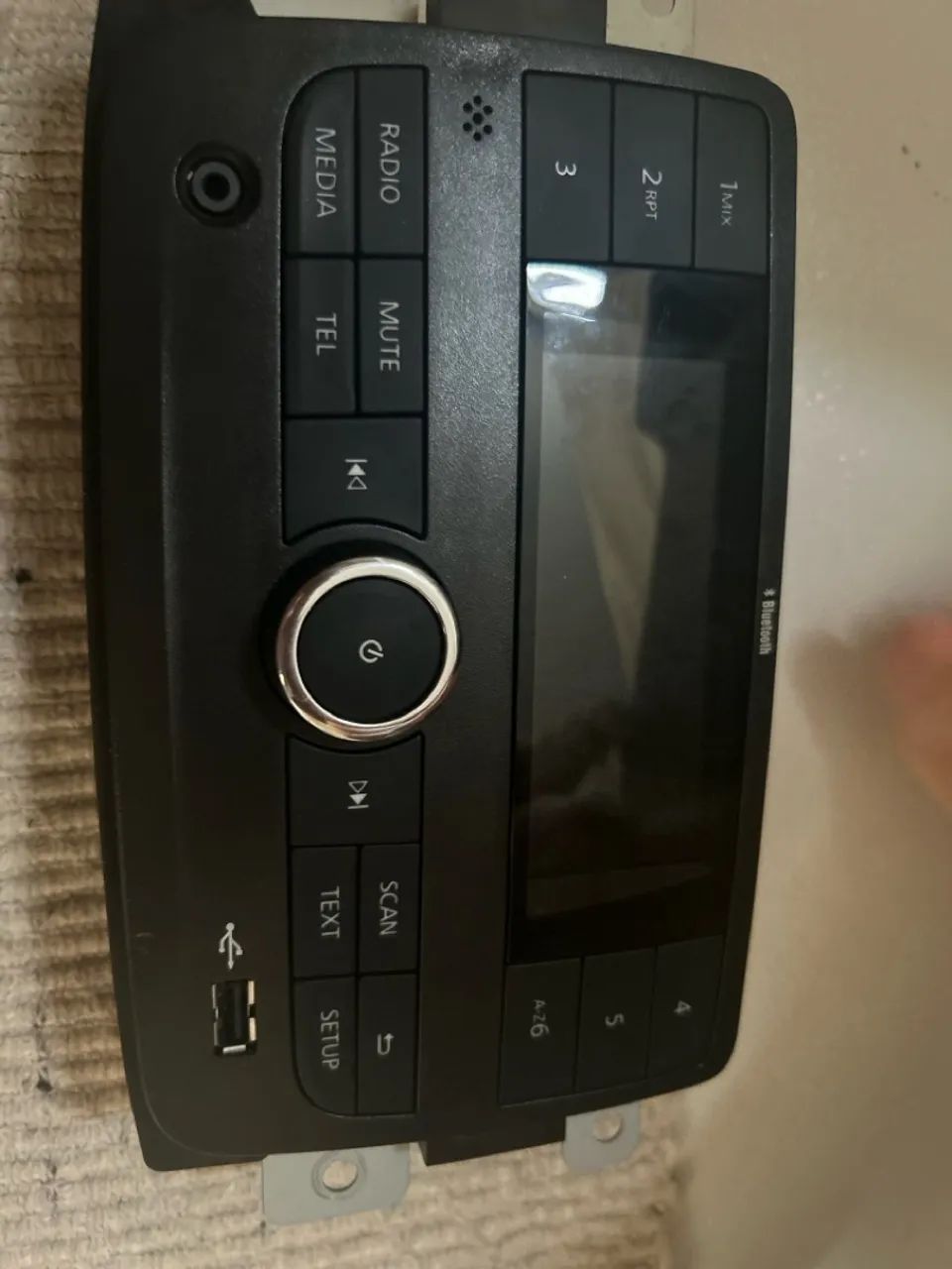 Kit multimídia original do Kwid Zen, novo.