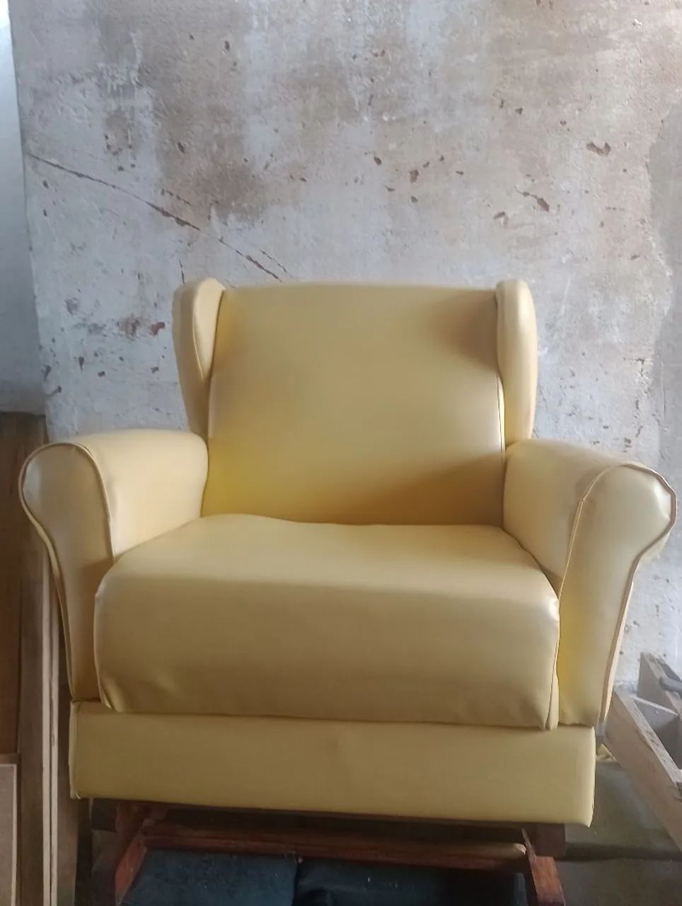 Poltrona de Balanço Amarela