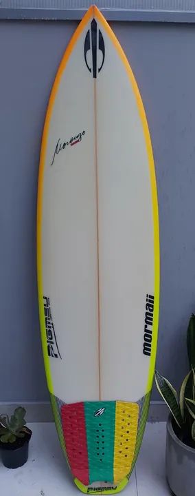 Prancha de Surf Mormai e Rusty 