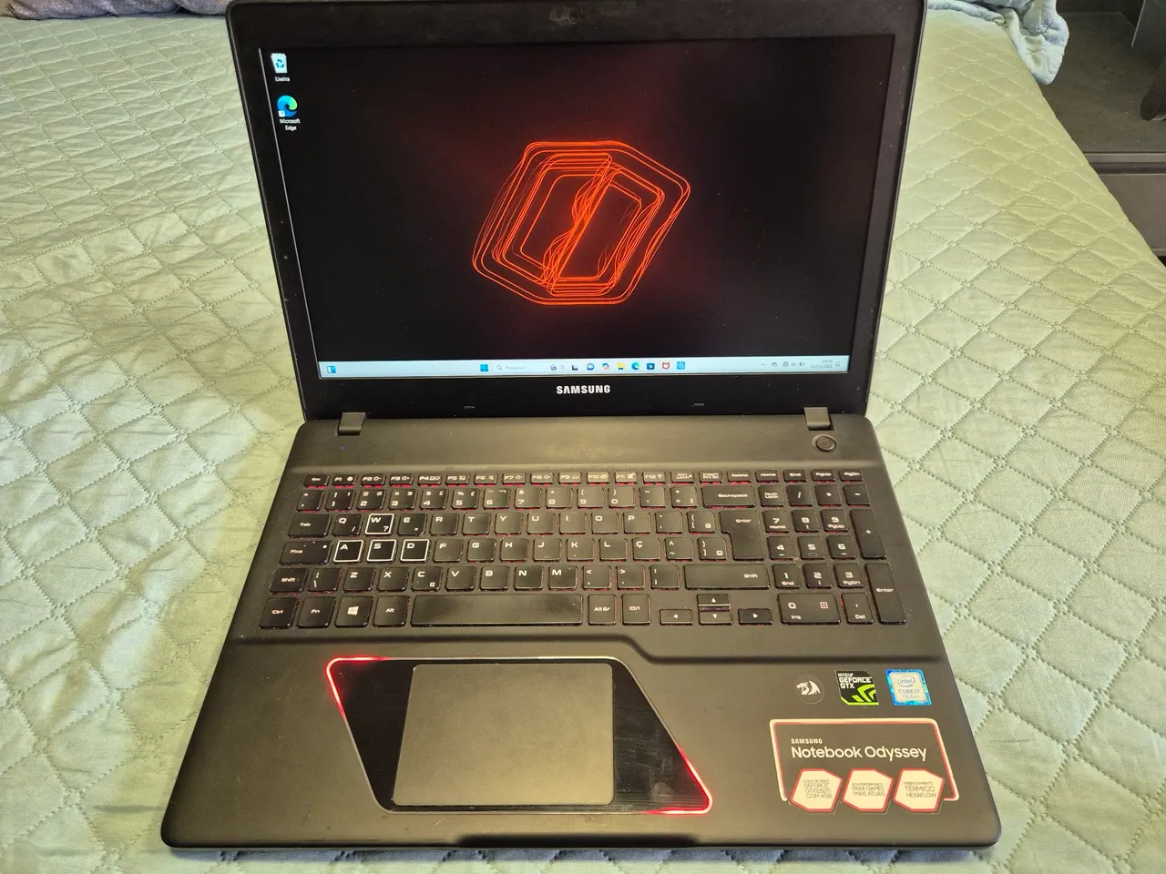 Notebook Gamer Samsung Odyssey i7 com SSD e RAM extras.