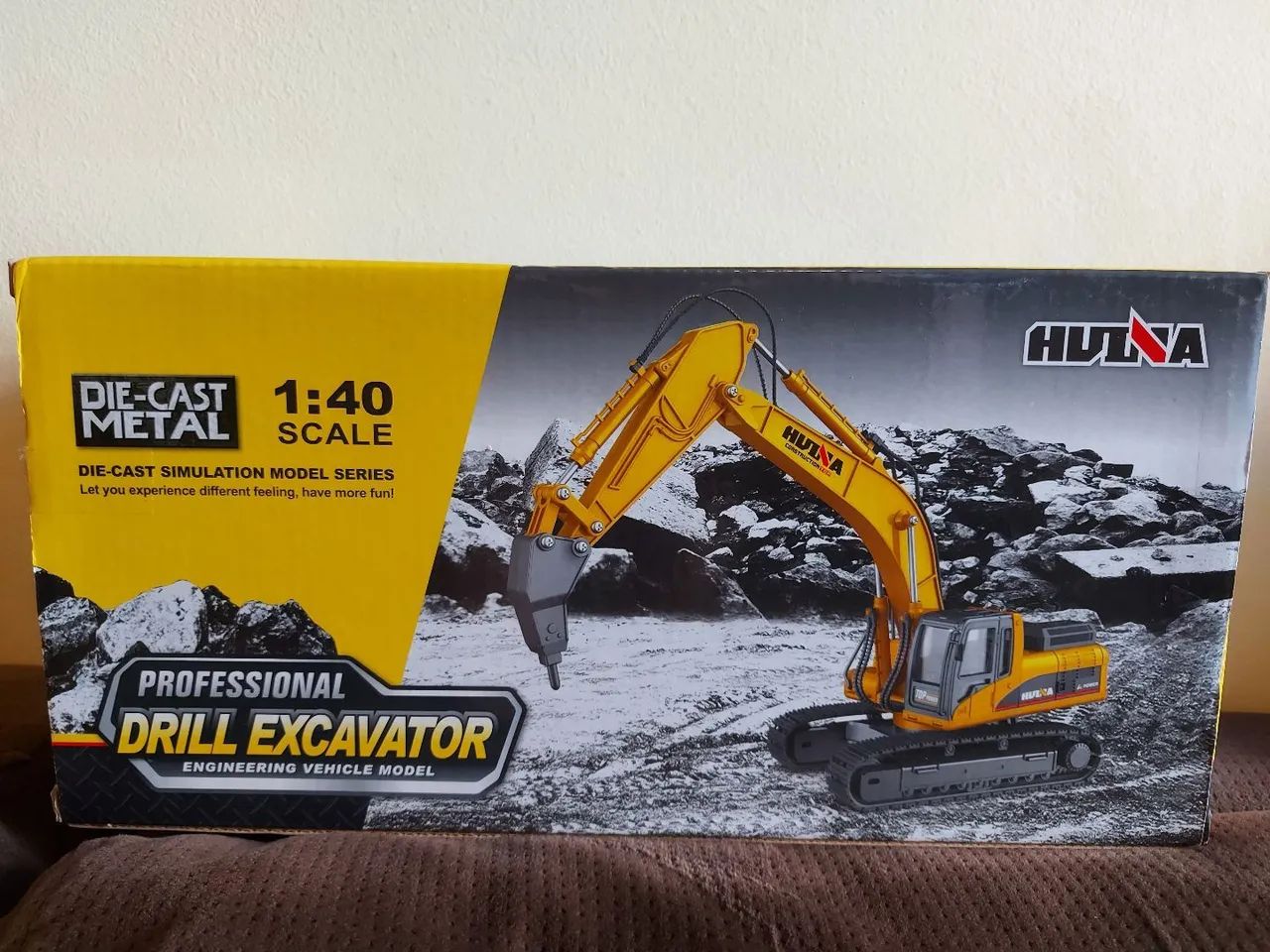 ESCAVADEIRA DE METAL. EM MINIATURA. ESCALA1:40 - Foto 2