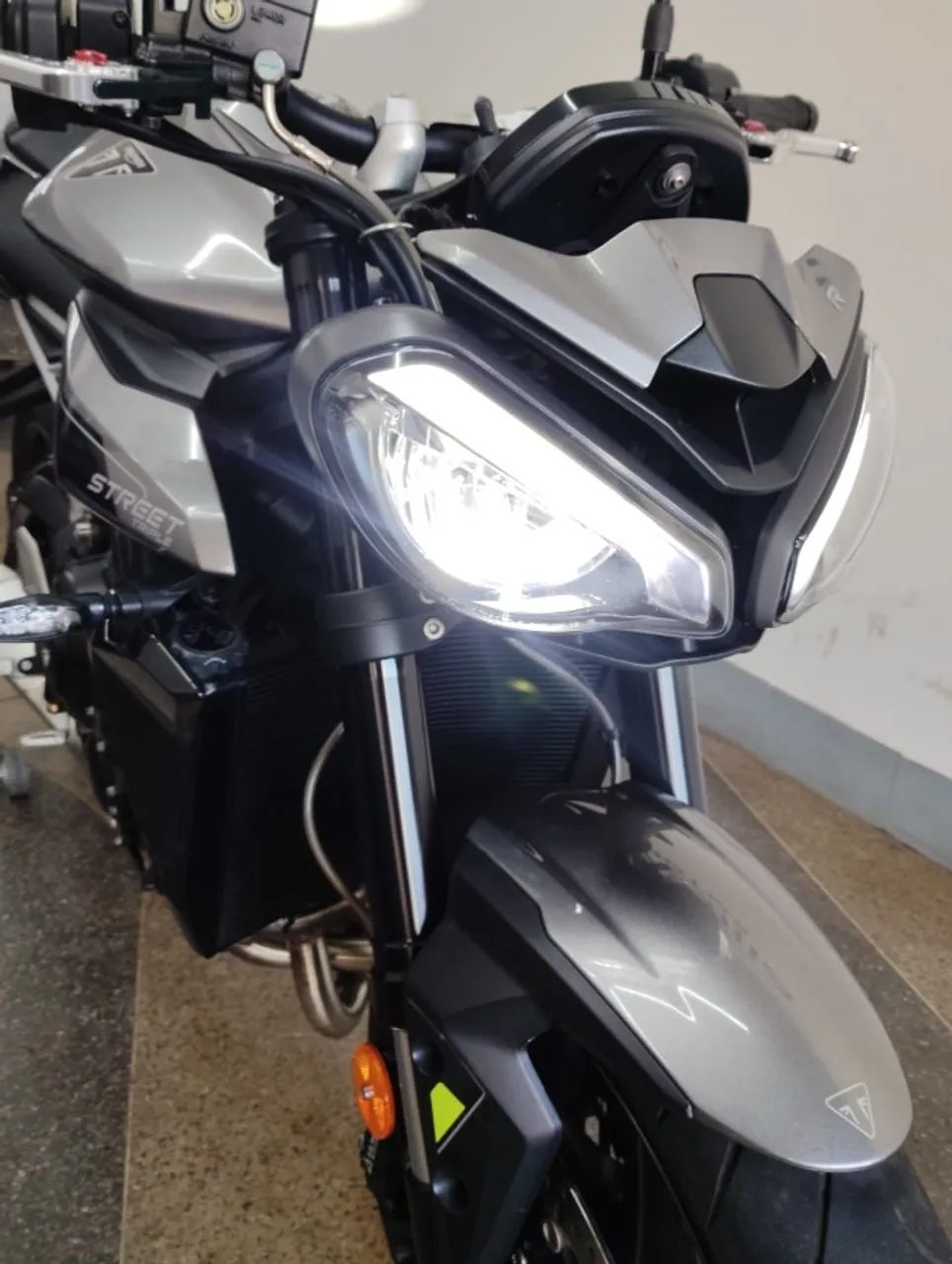 Triumph Triple 765 R 2024 - 1448641757 | OLX