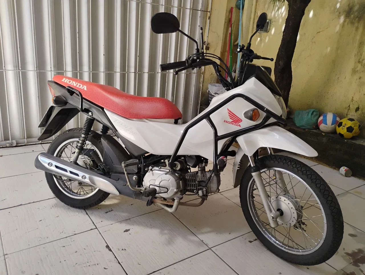 Pop 110i com partida elétrica