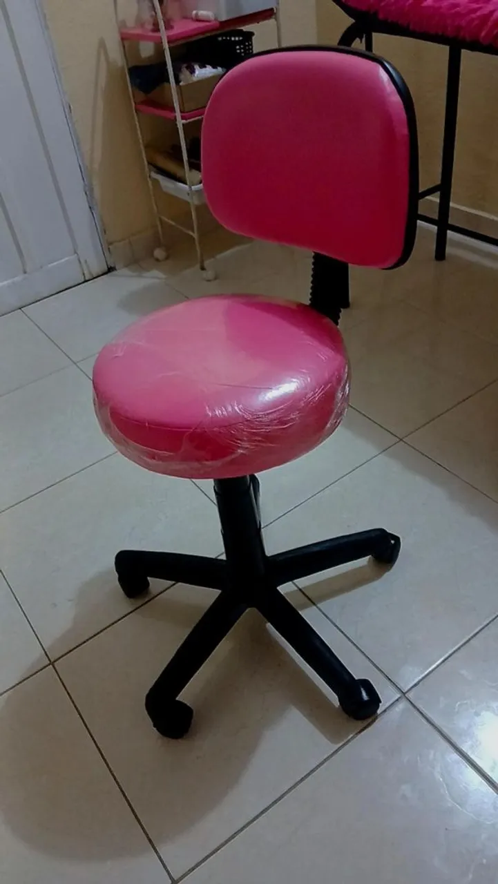 Cadeira Rosa / MOCHO pra atendimento