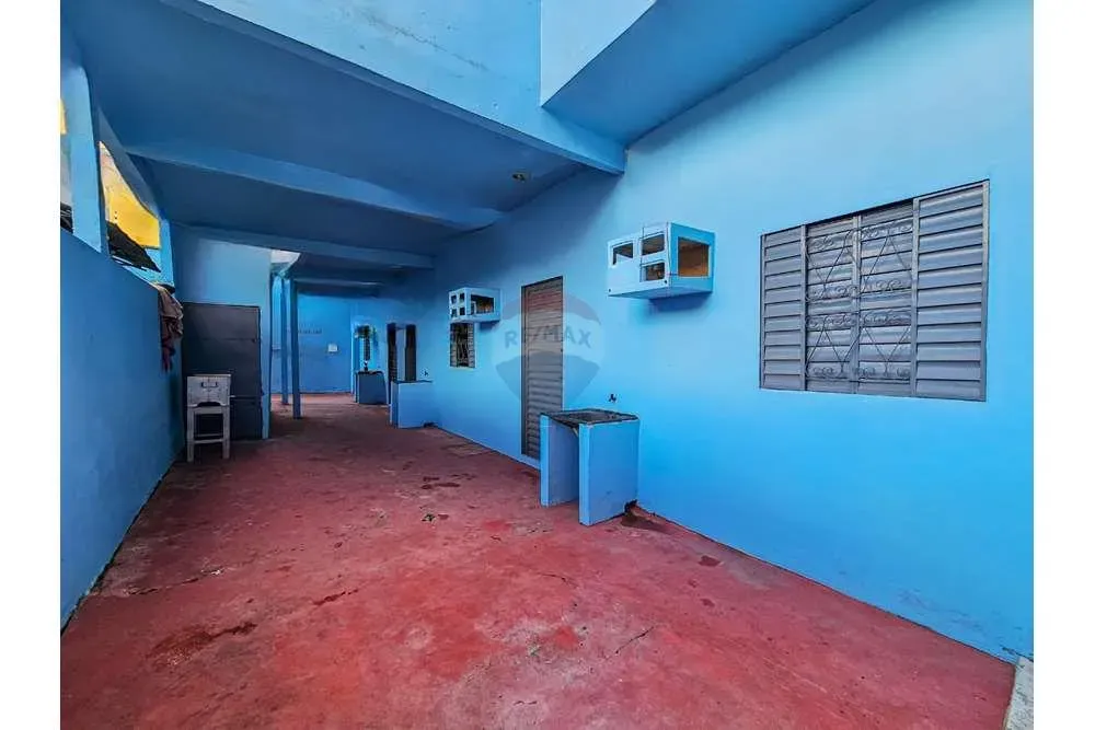 Propriedade de 450m² com 7 Kitnets + Casa 2 Quartos - R$ 350.000,00