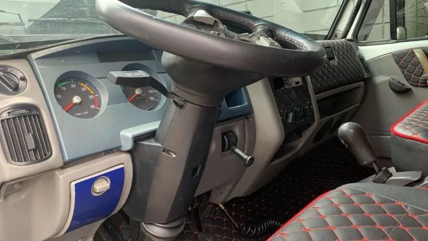 Volkswagen 8-150 2012 baú 5 metros - Foto 6