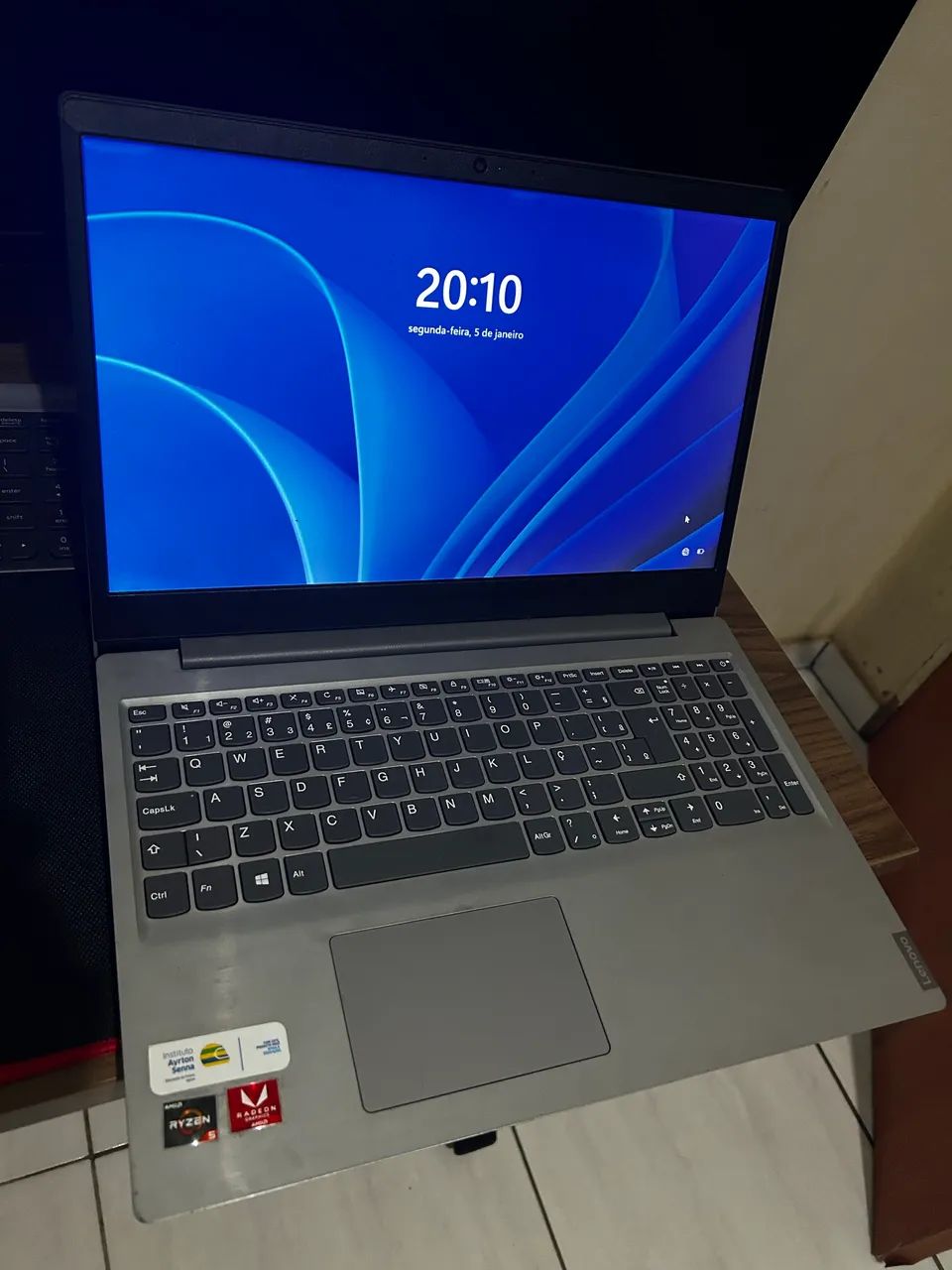 Notebook Lenovo Ryzen 5 3500U 