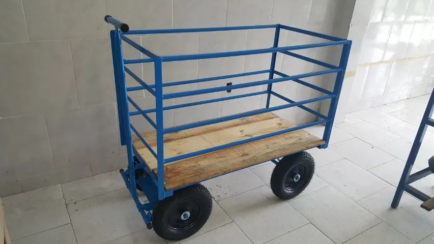 Carro plataforma com sistema de 5ª roda gradeado - Foto 2