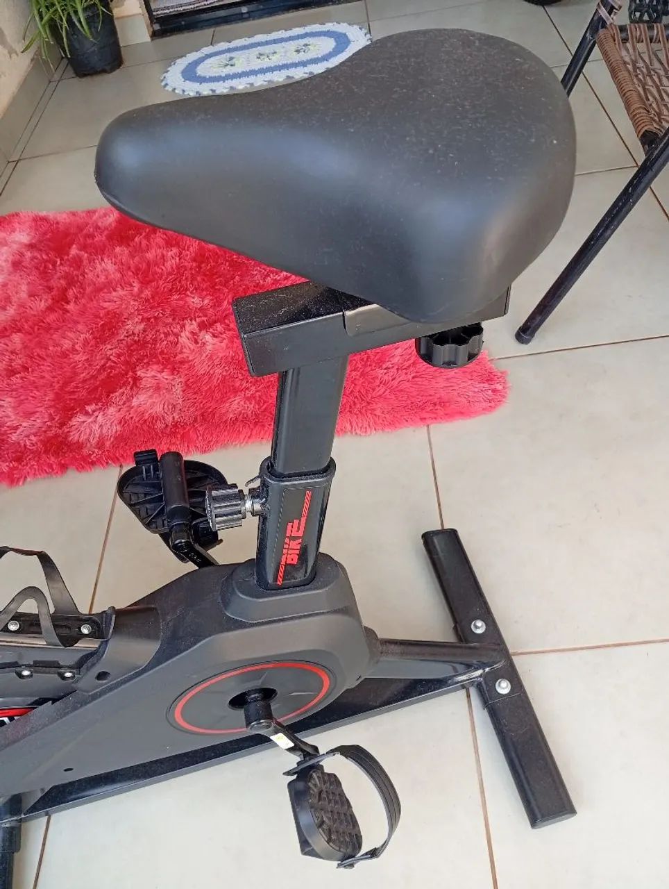 Bicicleta ergométrica nova 400 reais  - Foto 5