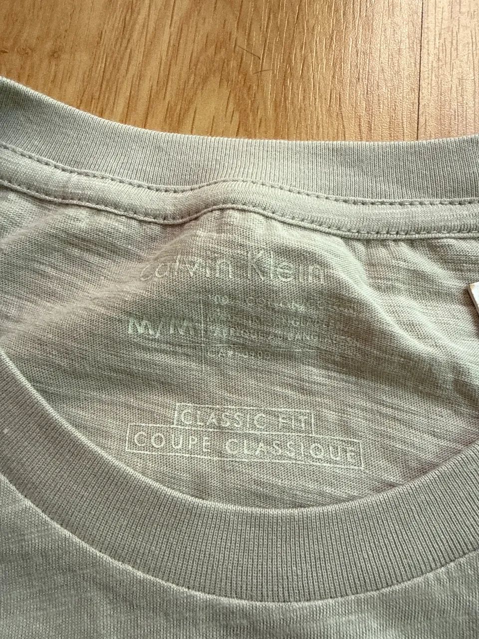 Camiseta Calvin Klein M  - Foto 2