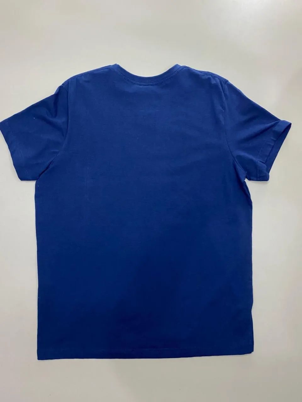 Camiseta Básica Azul Marinho/Vermelho - Foto 2