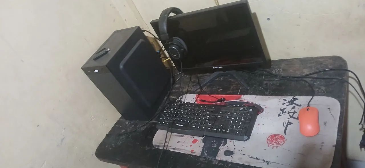 Vendo ou troco pc completo com monitor headset mouse teclado e mousepad - Foto 3