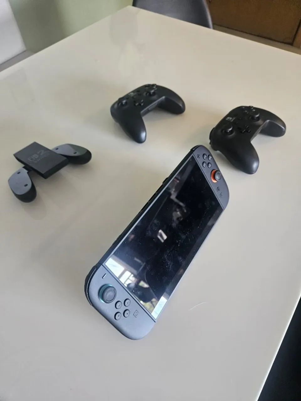 Nintendo Switch 2 + 2 controles extras - Foto 3
