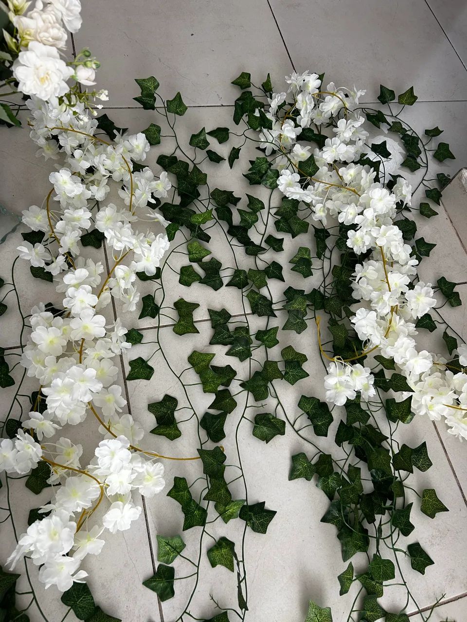 Vaso vidro bisote e arranjos florais  - Foto 2