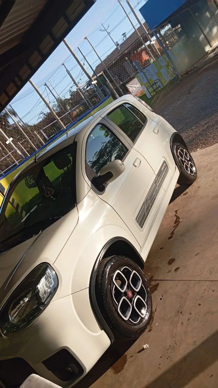 Fiat Uno Sporting 1.4 EVO Fire Flex 8V 4P 2016 - Foto 2