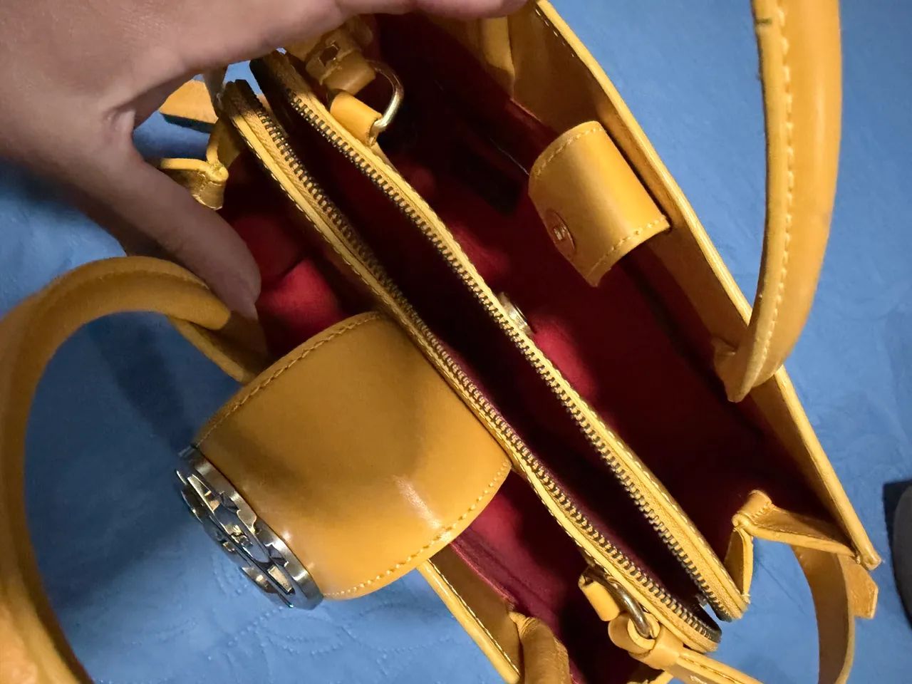 Bolsa Schütz em couro Mostarda - Foto 4