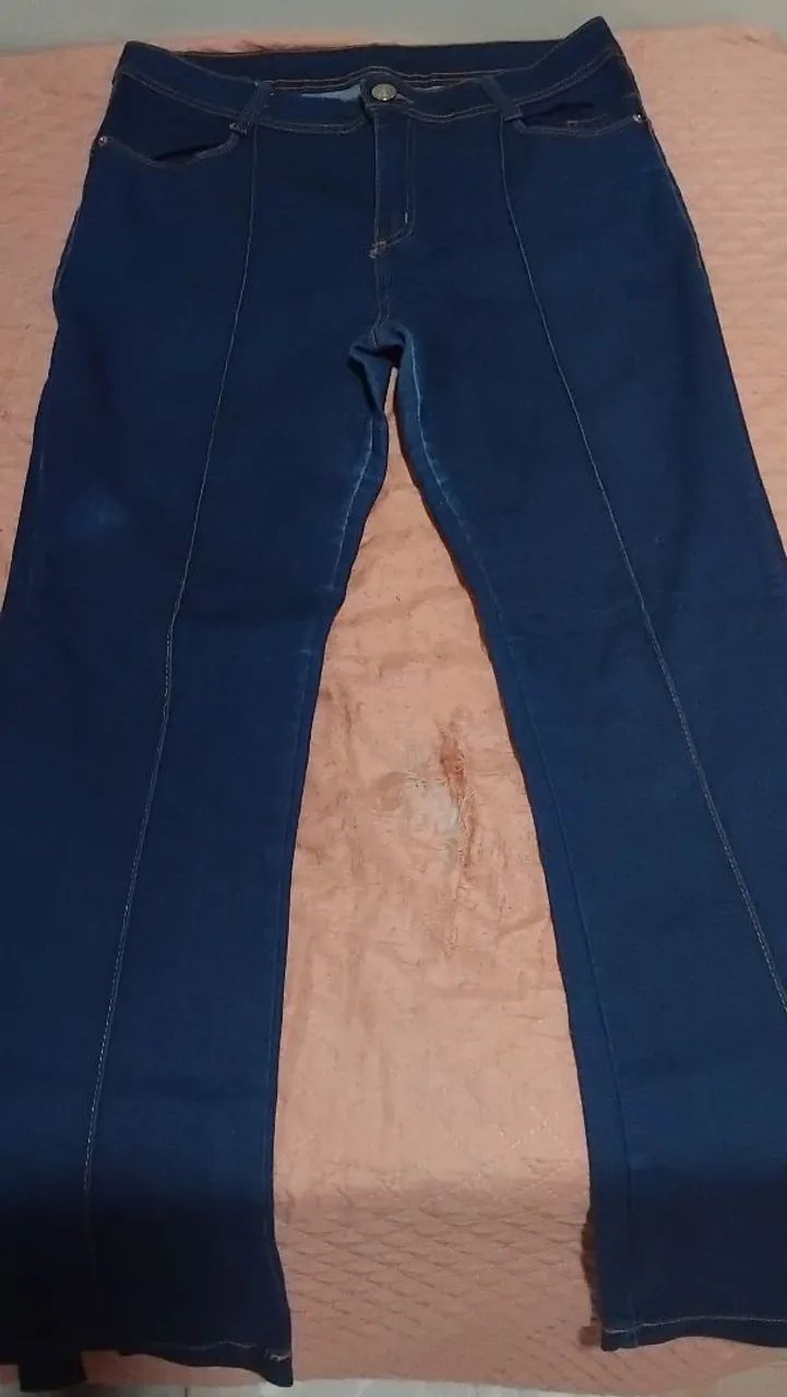 Roupas usadas em bom estado de conservação 