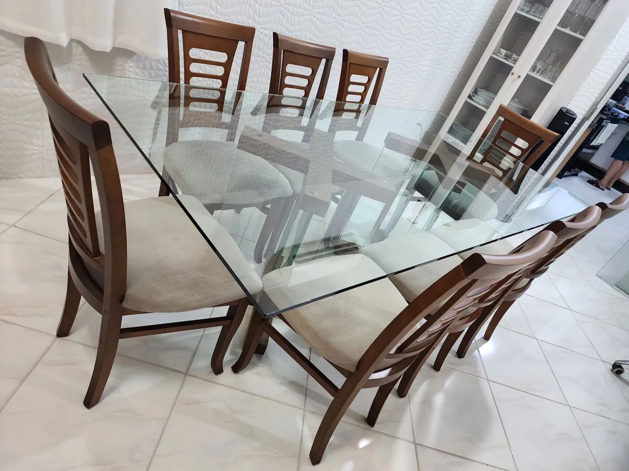 Mesa de Jantar com 8 cadeiras 